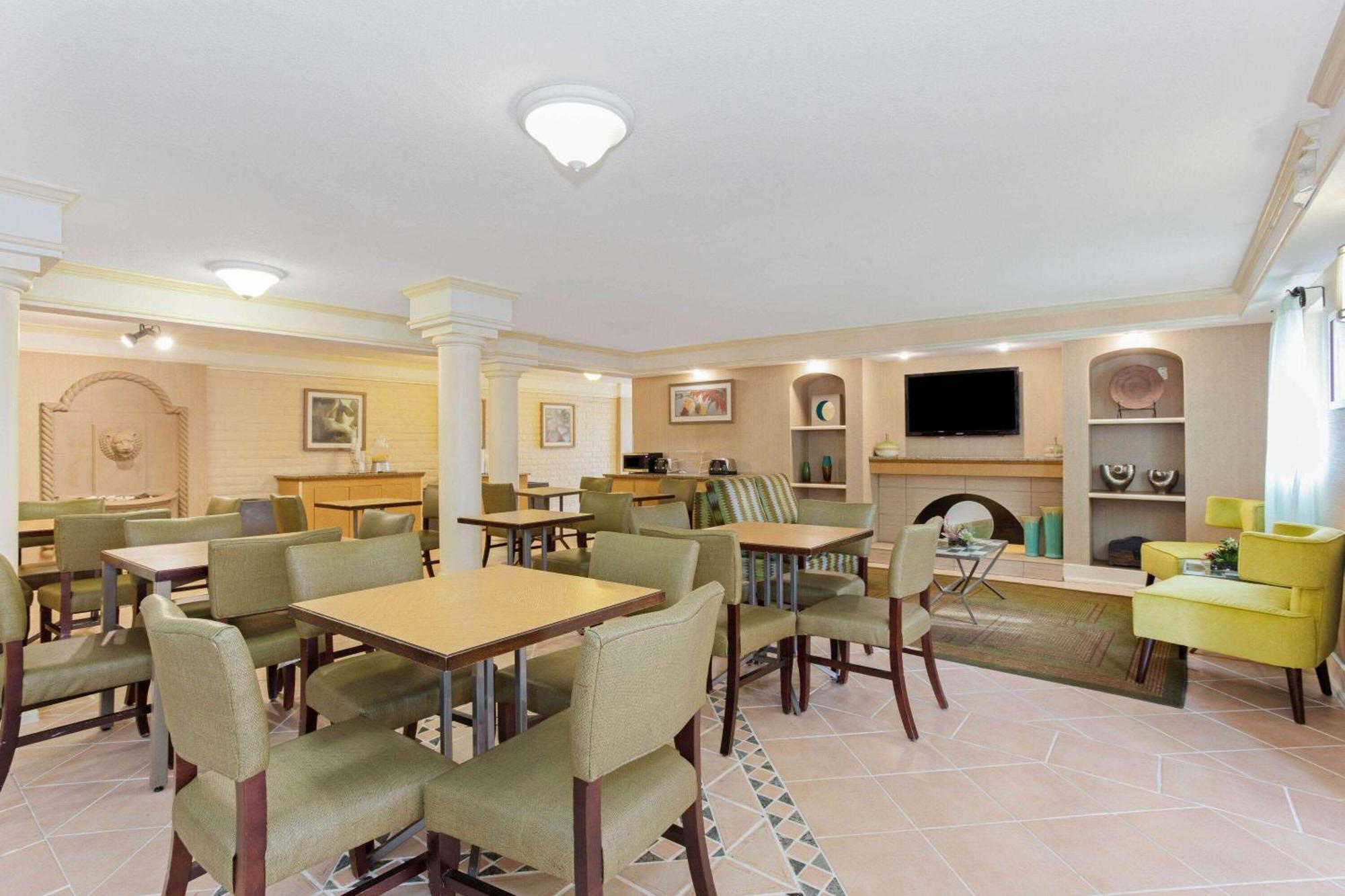 La Quinta Inn By Wyndham Orlando Airport West Exterior foto