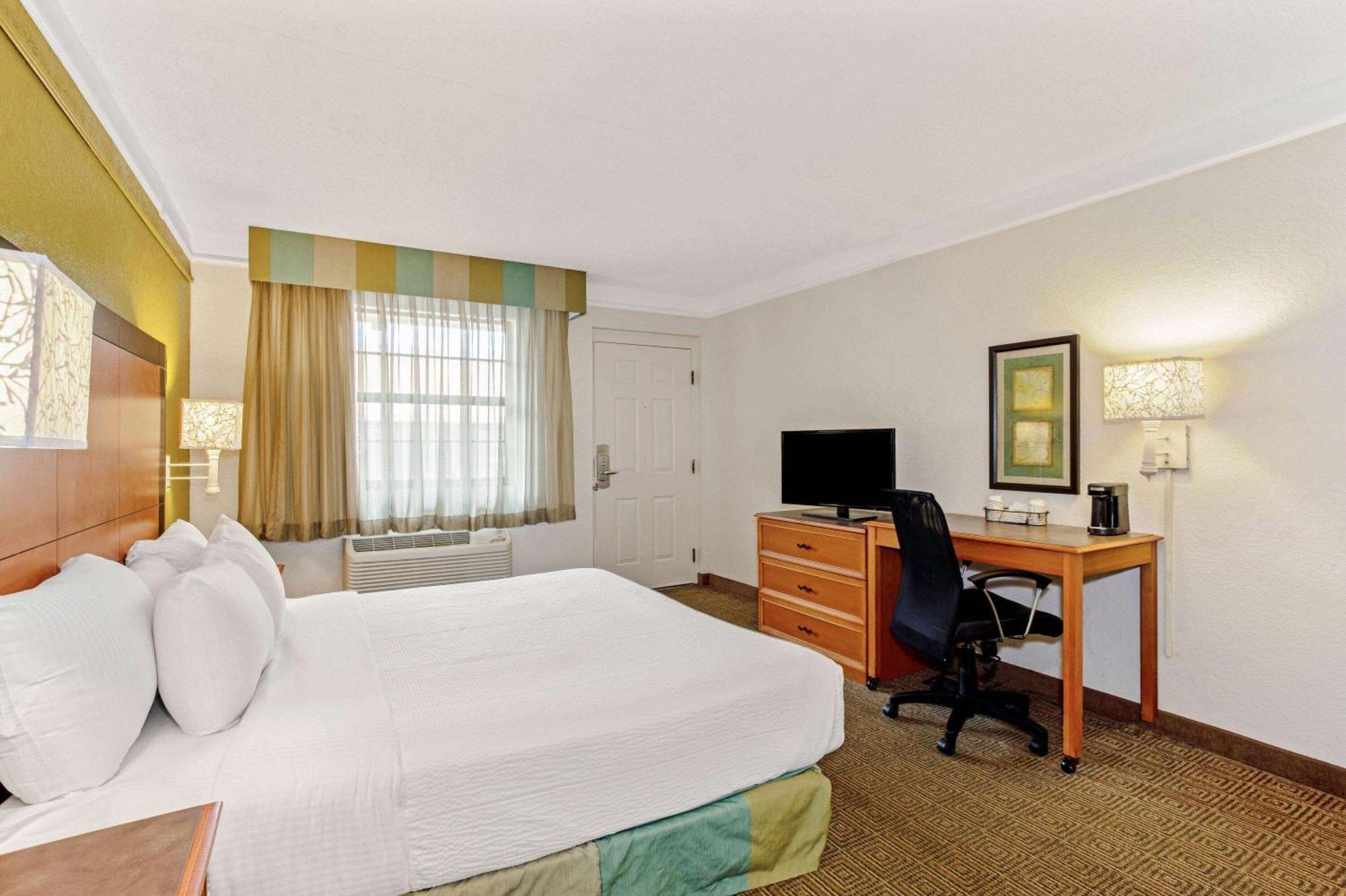 La Quinta Inn By Wyndham Orlando Airport West Exterior foto